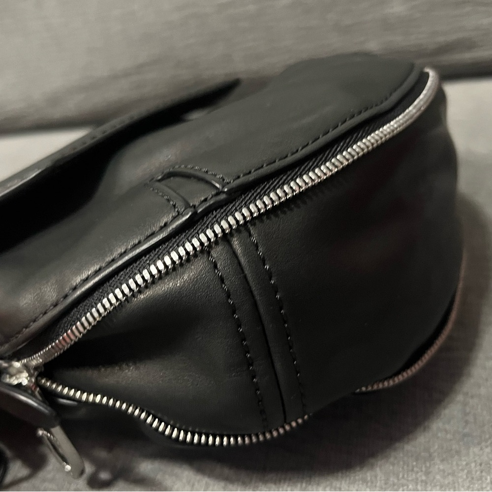 Rag & Bone Bradbury Mini Flap Chain
Hobo Leather Black Bag with Chain Strap - Picture 11 of 11